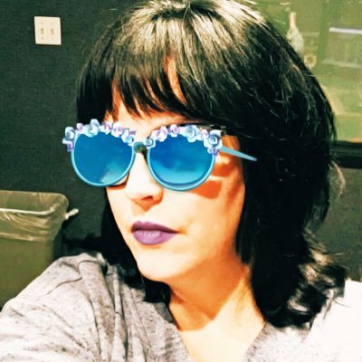 Profile Picture of Debbie Wilde (@WildeOnQ) on Twitter