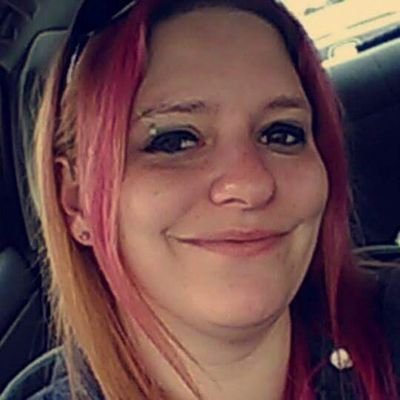Profile Picture of Melanie Devore (@dezzy1185) on Twitter