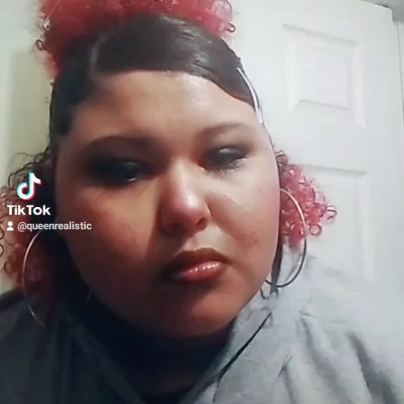 Profile Picture of Starr Oliveras (@starrtoopink) on Poshmark