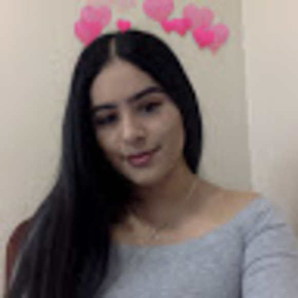 Profile Picture of Angela Soto (@angelasoto322) on Poshmark