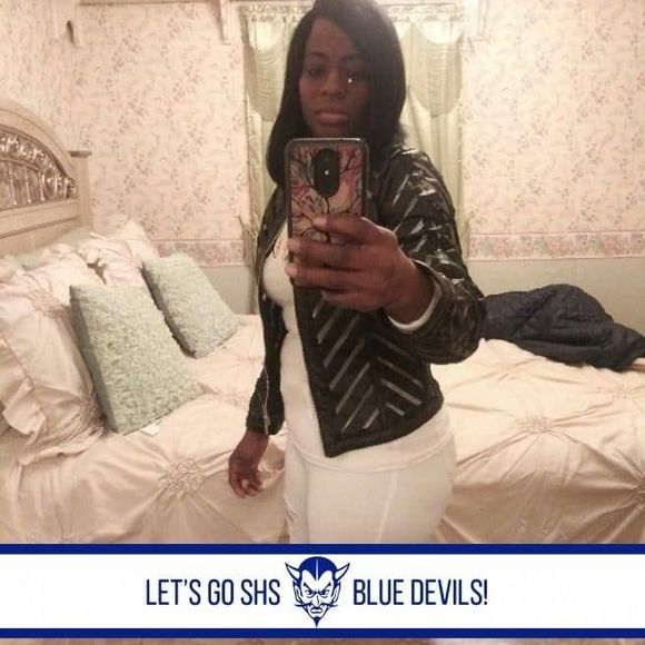 Profile Picture of Stacy Holliday (@stacyh45) on Poshmark