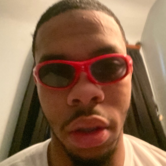 Profile Picture of Devonte Howard (@tulitae) on Poshmark