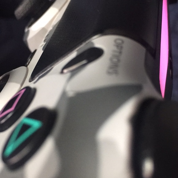 Profile Picture of Cristian Barrientos (@criztian18) on Poshmark