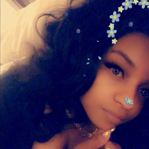 Profile Picture of Tamara Gates (@talaga24) on Poshmark