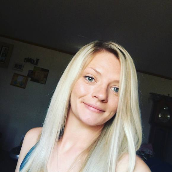 Profile Picture of Lori Walsh (@loridawn24) on Poshmark