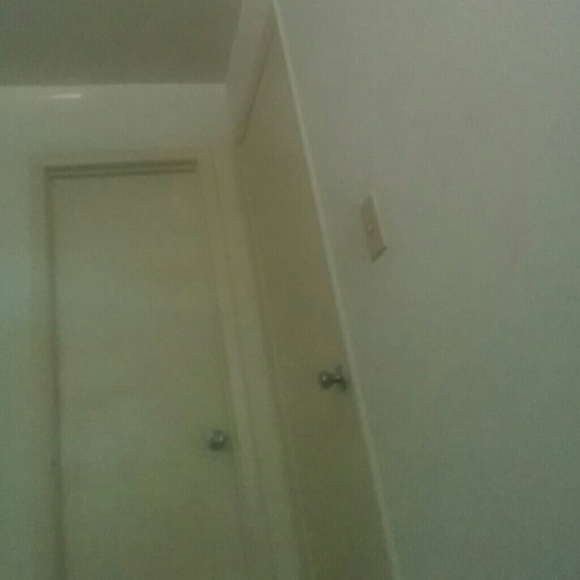 Profile Picture of Ruth Hudson (@ruthiekb) on Poshmark