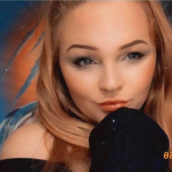 Profile Picture of Lisa Stoudt (@lisanicole5) on Poshmark