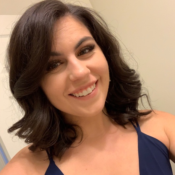 Profile Picture of Christa Bencivengo (@christasuzann) on Poshmark