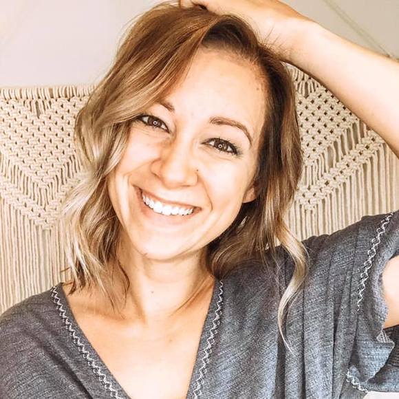 Profile Picture of Cassie Gemuenden (@cgemuenden) on Poshmark