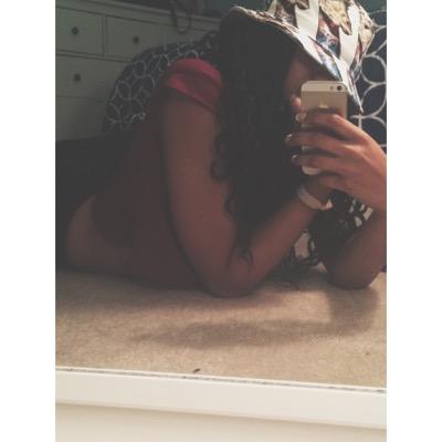 Profile Picture of Danielle Echols (@foreign_blasion) on Twitter