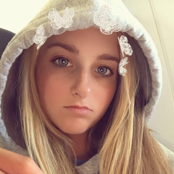 Profile Picture of Rebecca Paxton (@rebecca_paxton) on Poshmark