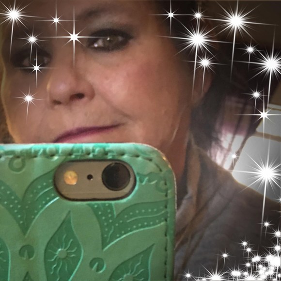 Carol Barany - Poshmark Profile Picture of Carol Barany (@smiles56359) on Poshmark