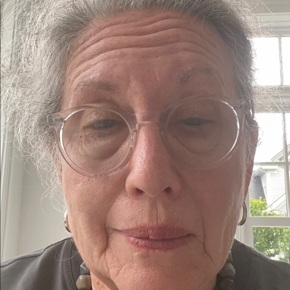 Profile Picture of Rhona Smulian (@rsmulian) on Poshmark