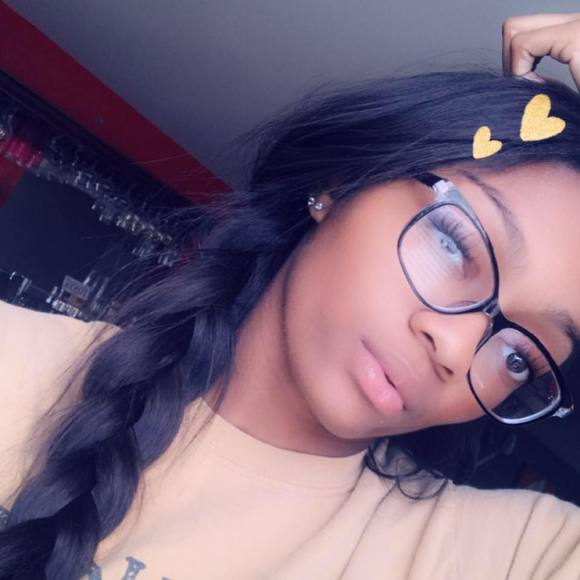 Profile Picture of Tiana Smith (@tianasmith803) on Poshmark
