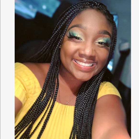 Profile Picture of Ahshedah Nibbs (@ahshedah) on Poshmark