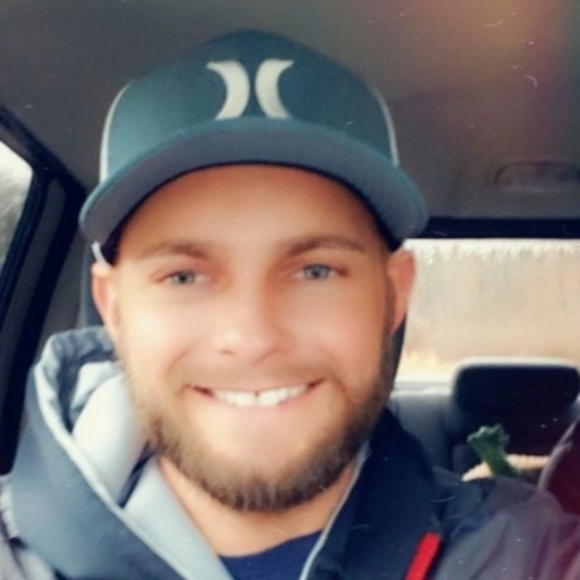 Profile Picture of Shawn Manning (@shawn1918) on Poshmark