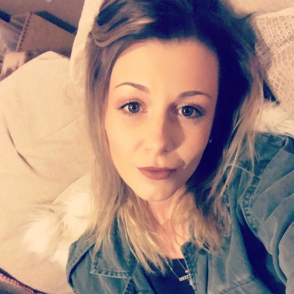 Profile Picture of Nicole Mcdermott (@nicolemcderm990) on Poshmark