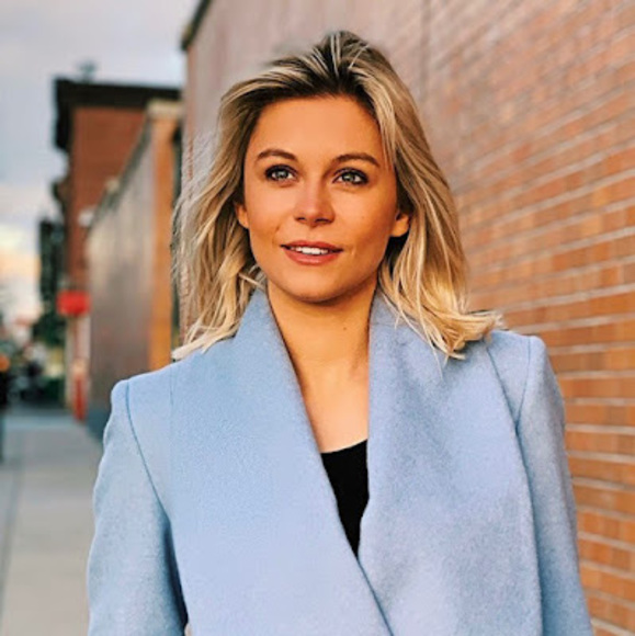 Profile Picture of Lexi Getzelman (@lgetzelman) on Poshmark