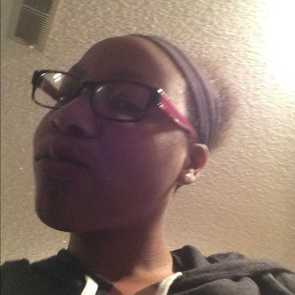 Profile Picture of Delaney Goscha (@delaneyg03) on Poshmark