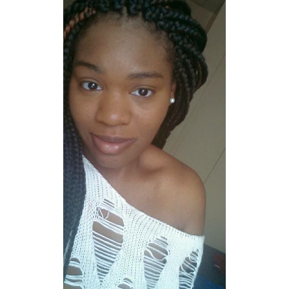 Profile Picture of Octavia James (@prettytay20) on Poshmark
