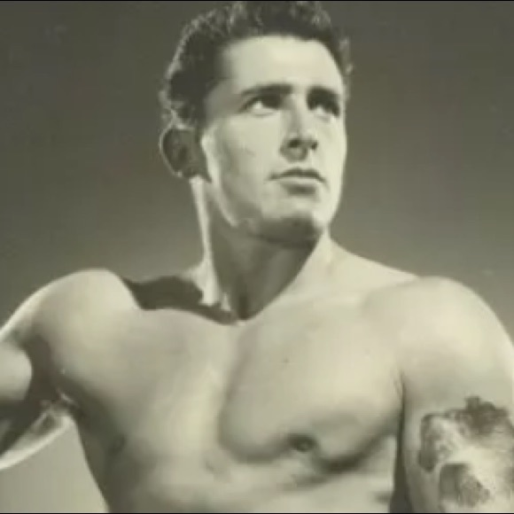 Steve Mclure - Poshmark Profile Picture of Steve Mclure (@smackcell) on Poshmark