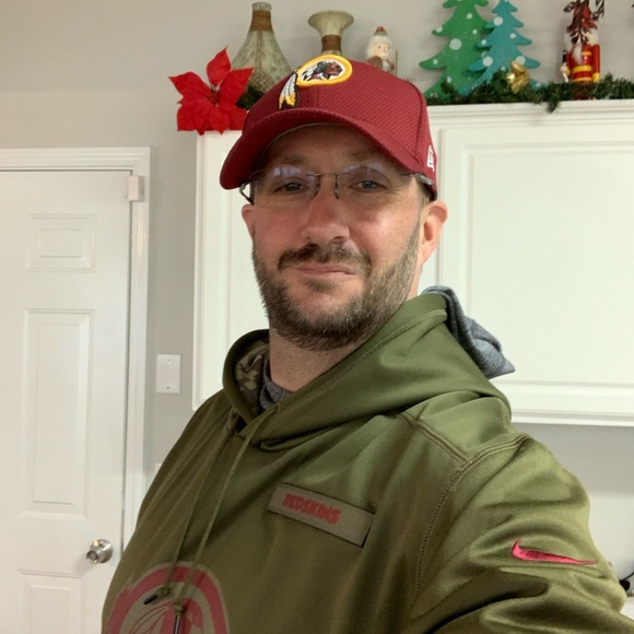 Profile Picture of Matthew Stoddard (@mstoddard88) on Poshmark