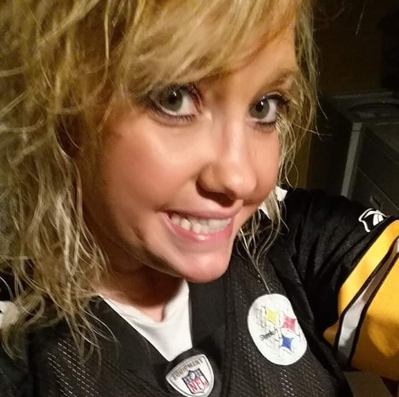 Profile Picture of Carie Bauer coyle (@cariecoyle32) on Poshmark