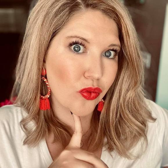 Profile Picture of Courtney Duran (@courtneyduran) on Poshmark