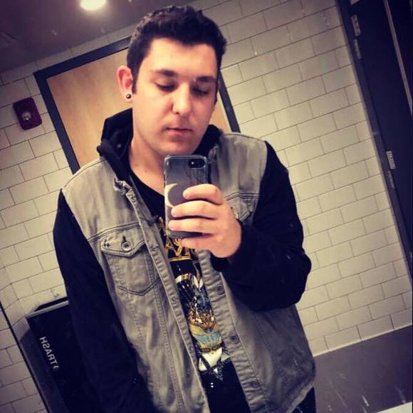 Profile Picture of Steven Dipietro (@stevendipietro) on Poshmark