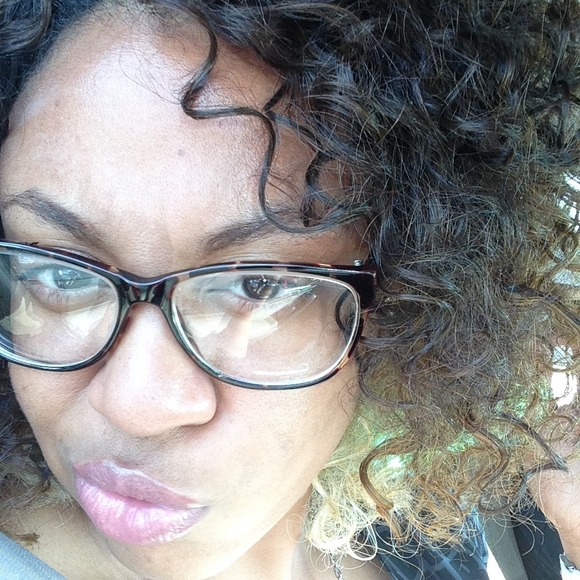 Profile Picture of Shantal Alston (@shannyfanny) on Poshmark