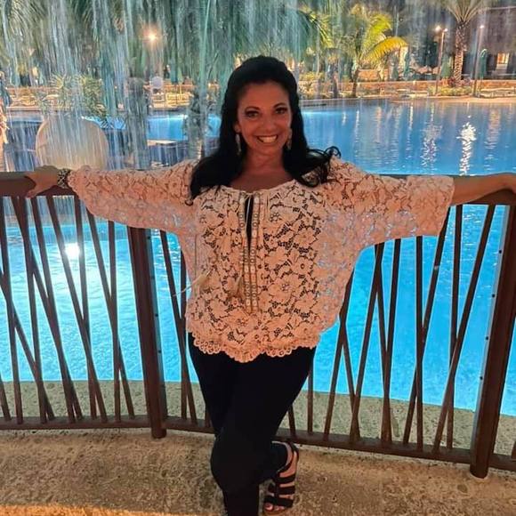 Profile Picture of Stacy Lamotta (@slamotta) on Poshmark