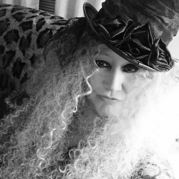 Profile Picture of Tina Andreone (@thriftytee007) on Poshmark