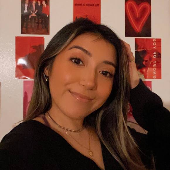 Profile Picture of Joanna Serrano (@joannaxserrano) on Poshmark