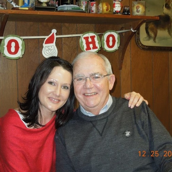 Profile Picture of Leah Figler (@leahfigler) on Poshmark