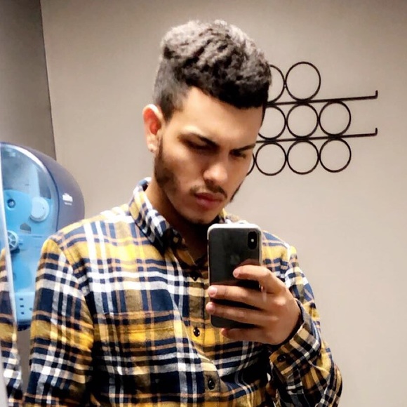 Octavio Cortez - Poshmark Profile Picture of Octavio Cortez (@tavotez) on Poshmark