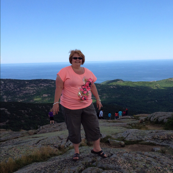 Profile Picture of Melissa Hackenberg (@shopgirl0124) on Poshmark