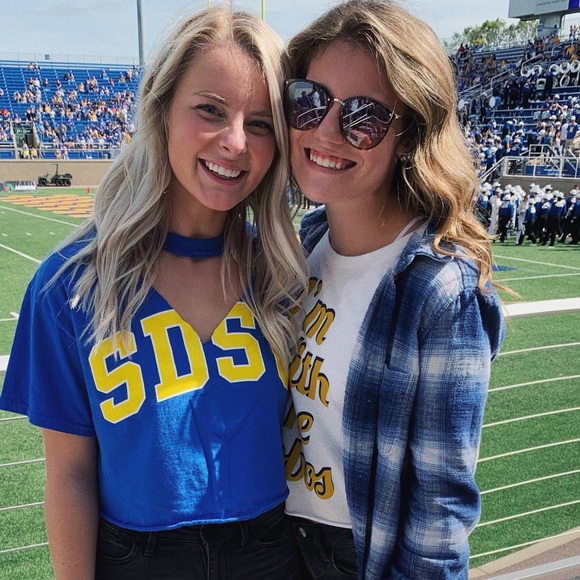 Profile Picture of Haley Hoffman (@hoffmanhaley) on Poshmark