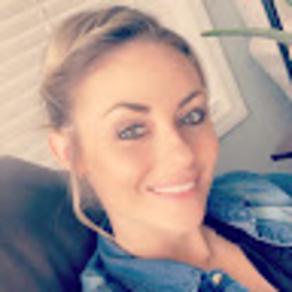 Profile Picture of Christina Alliman (@calliman214) on Poshmark