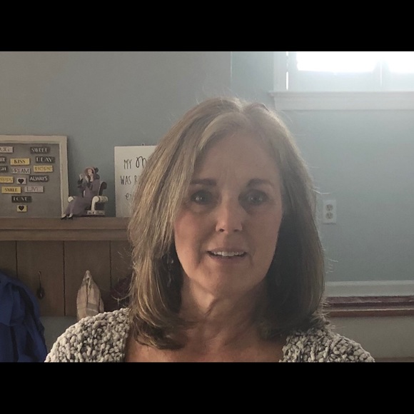 Mary Rzucidlo - Poshmark Profile Picture of Mary Rzucidlo (@merzucidlo) on Poshmark