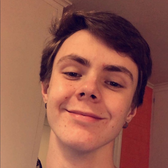 Profile Picture of Evan Steinhilb (@esteinhilb) on Poshmark