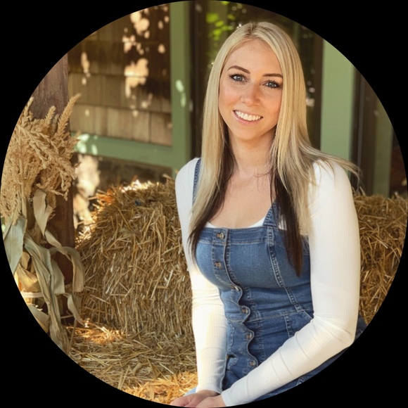 Profile Picture of Autumn Humphreys (@ahumphr6) on Poshmark