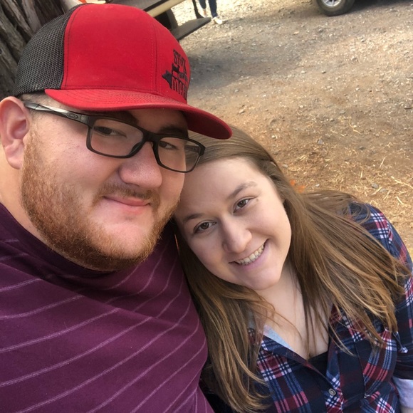 Profile Picture of Katelynn Moen (@katelynnmoen) on Poshmark