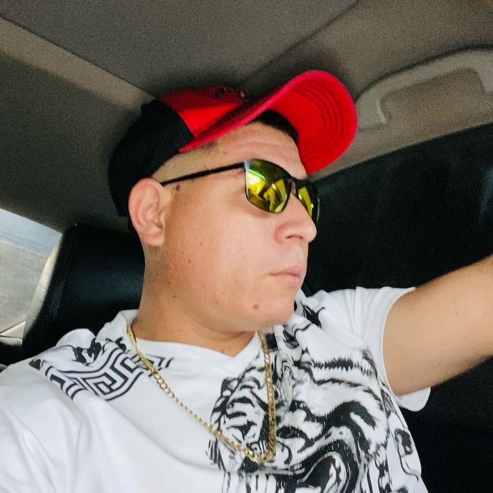 Profile Picture of user1676592716161 (@walterinteriano5) on Tiktok