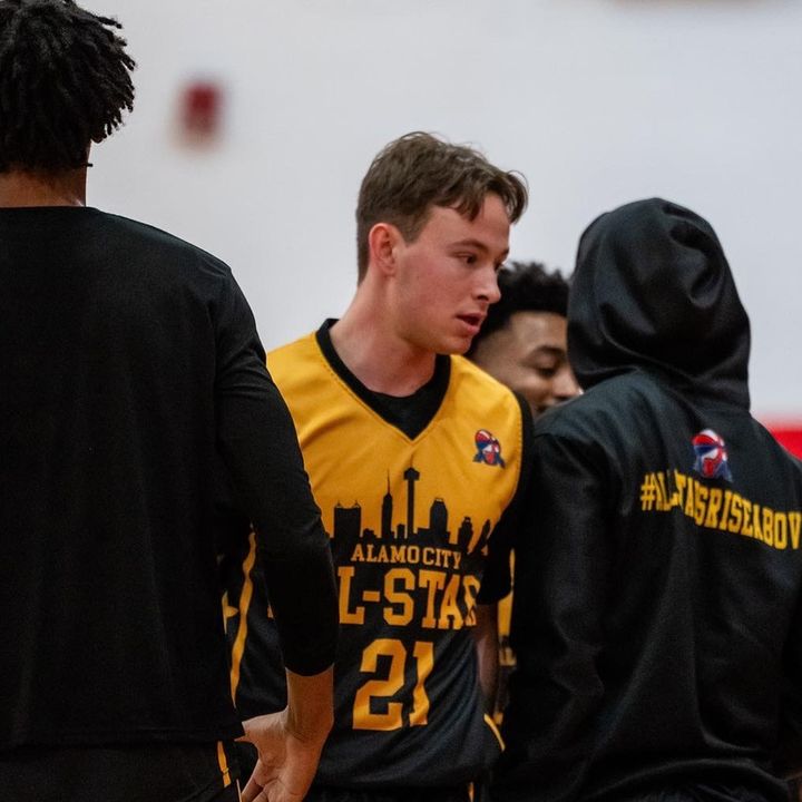 Profile Picture of John Adamczyk (@basketballjohn16) on Tiktok