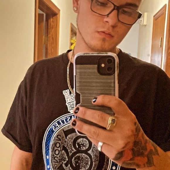 Profile Picture of Alex Spreacker (@alexspreacker) on Poshmark