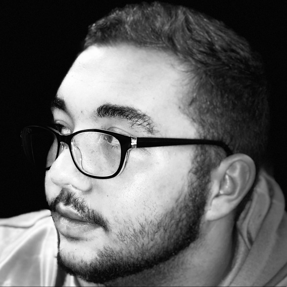 Profile Picture of Peyton Siefker (@fizznize) on Poshmark