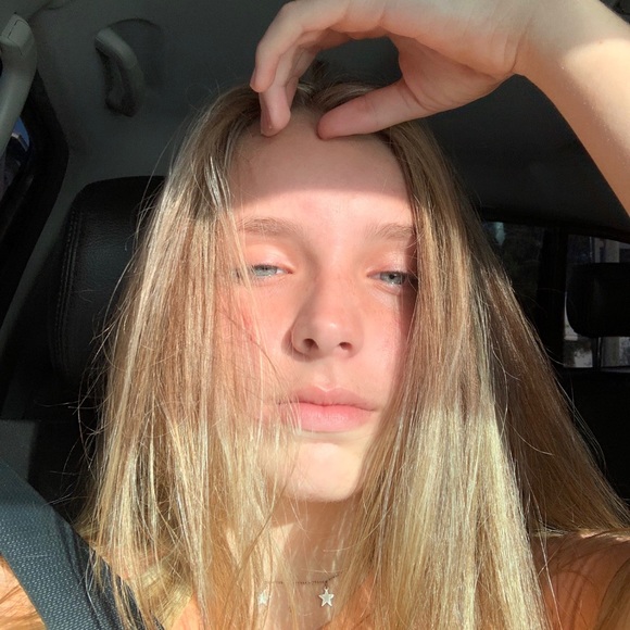 Profile Picture of Amber Swanner (@amberswanner311) on Poshmark