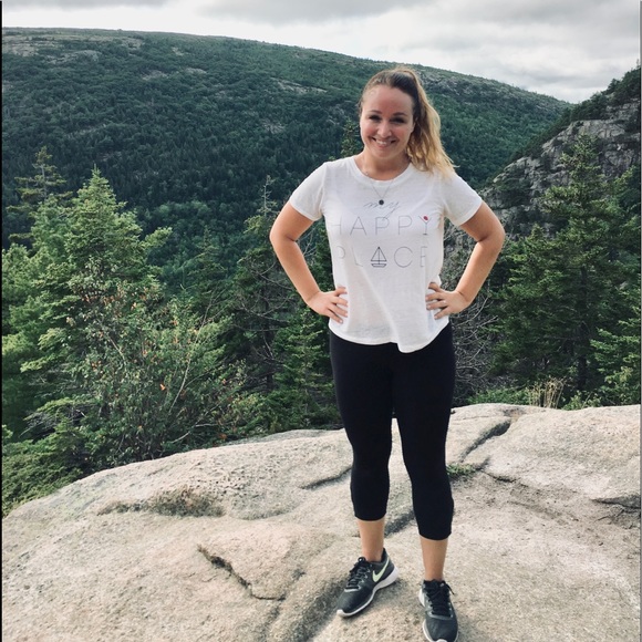 Profile Picture of Danielle Pontieri (@danbulpont) on Poshmark