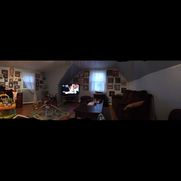 Profile Picture of Jo Russ (@joaroc12) on Poshmark