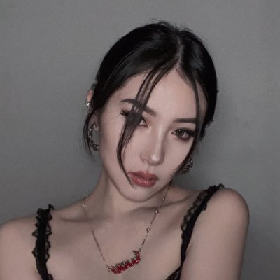 Profile Picture of Isabelle Wang (@IsabelleDamon) on Twitter